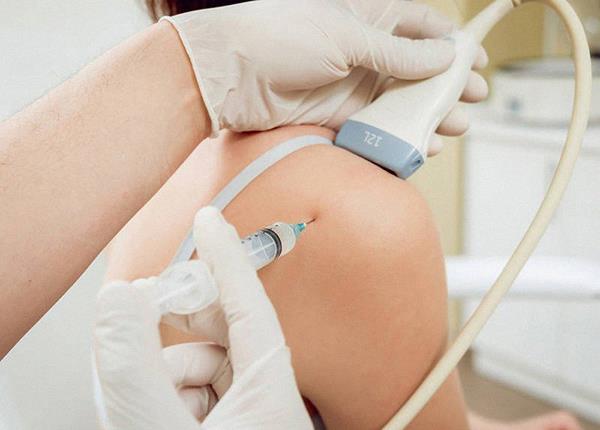 Kỹ thuật tiêm nội khớp trong Y học lâm sàng và những lưu ý an toàn